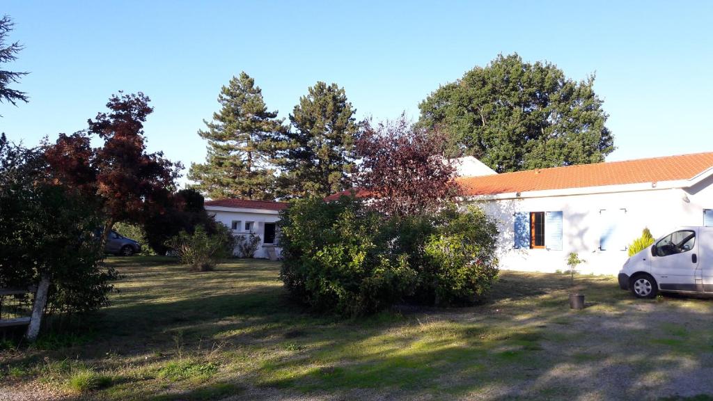 Maison d'hôtes Aux Volets Bleu Saint germain Lieu dis chalaret 47300 Villeneuve-sur-Lot