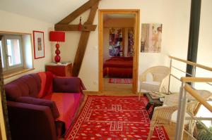 B&B La Maison Des Collines Autour Chambres d'hôtes