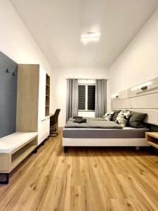 BASSWOOD ROOMS
