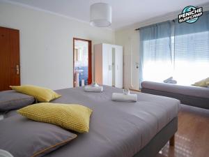Beach Avenue Apartment