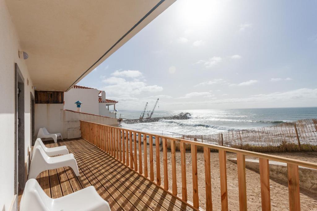 Blue Buddha Beach Rooms & Suites Rua Florêncio Granate nº19, 2655-000 Ericeira