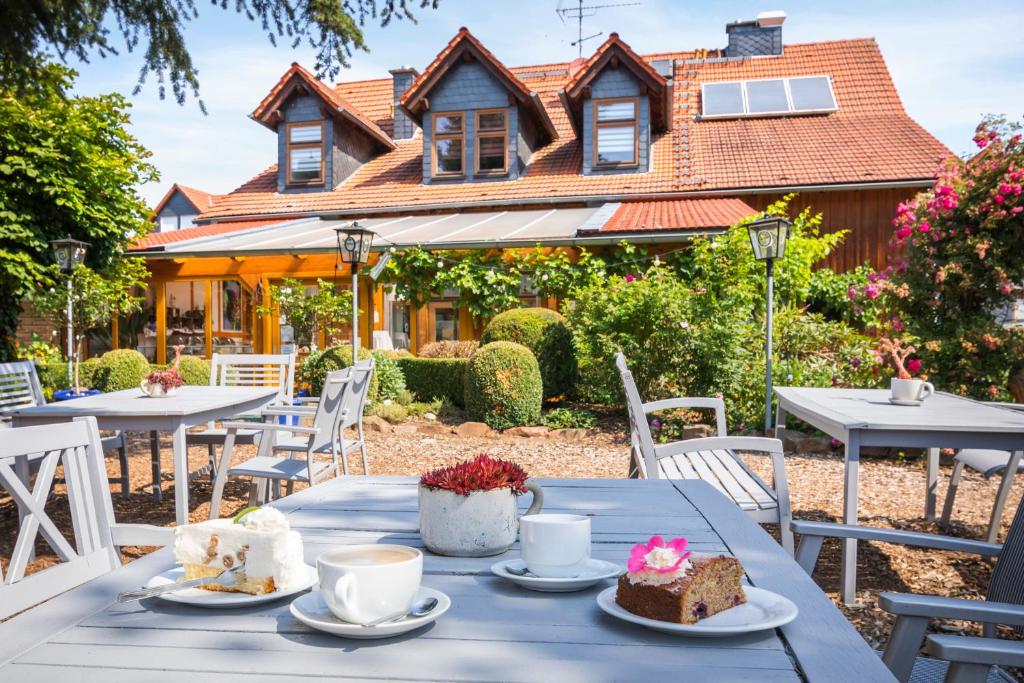 Blütenhotel Village Hauptstraße 38a, 35094 Sarnau