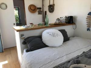 Cabanon de pêcheur en bord de lagune