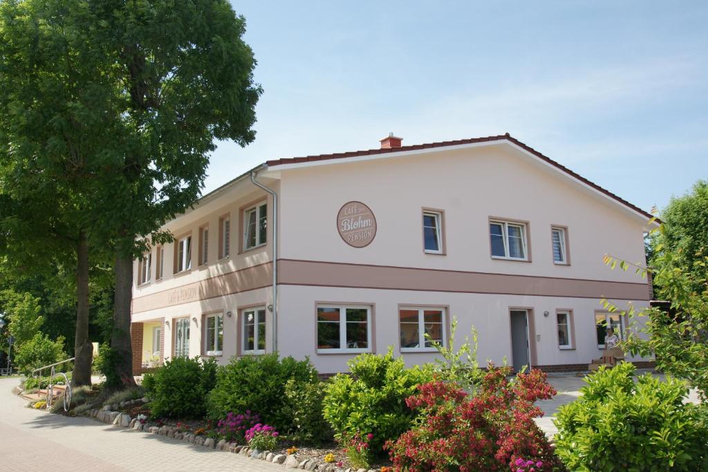 Cafe und Pension Blohm Wampener Strasse 1, 17498 Greifswald