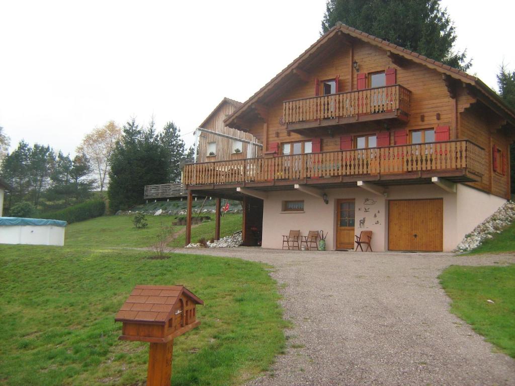 Maison d'hôtes Chalet Gérardmer situé a LE THOLY 10 Bis Route De Granges 88530 Le Tholy