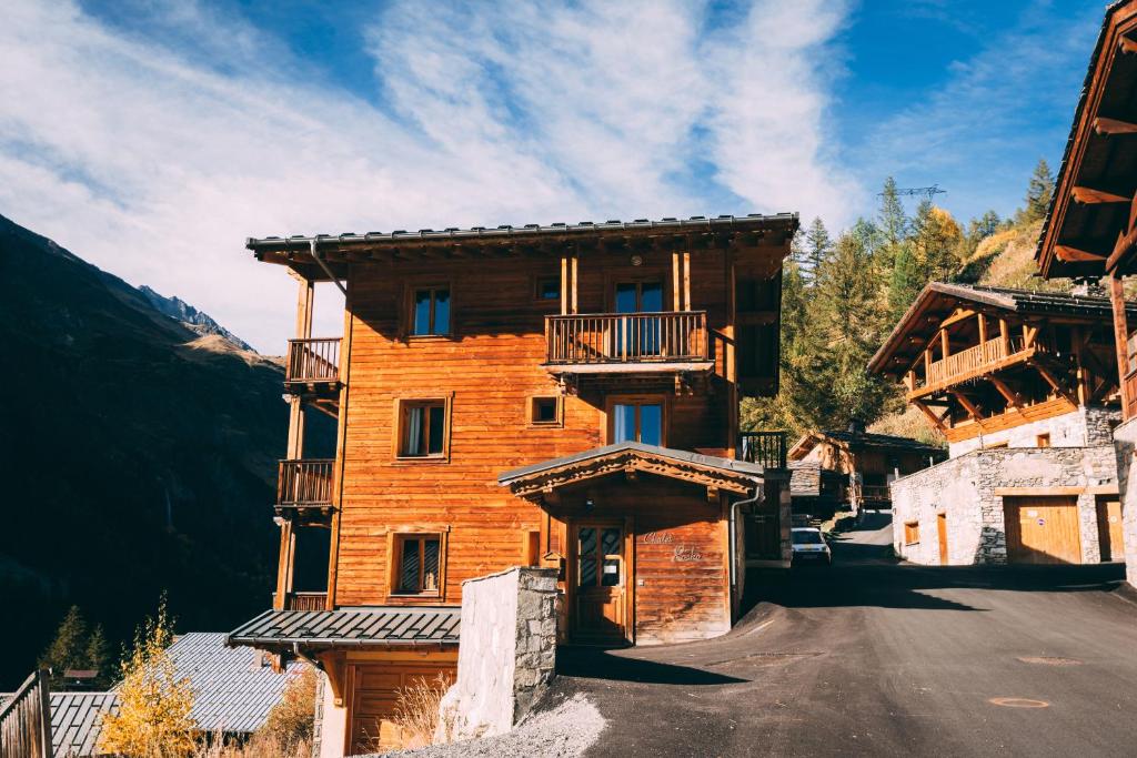 Maison d'hôtes Chalet Rosko by Chalet Chardons Montée des Hauts des Brevières 73320 Tignes