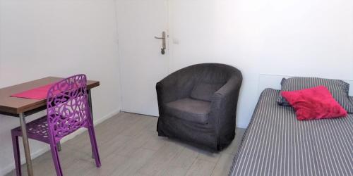 Chambre 1 PERSONNE et STUDIO 1 personne Avec Entrée Libre et Salle de Bain Privée