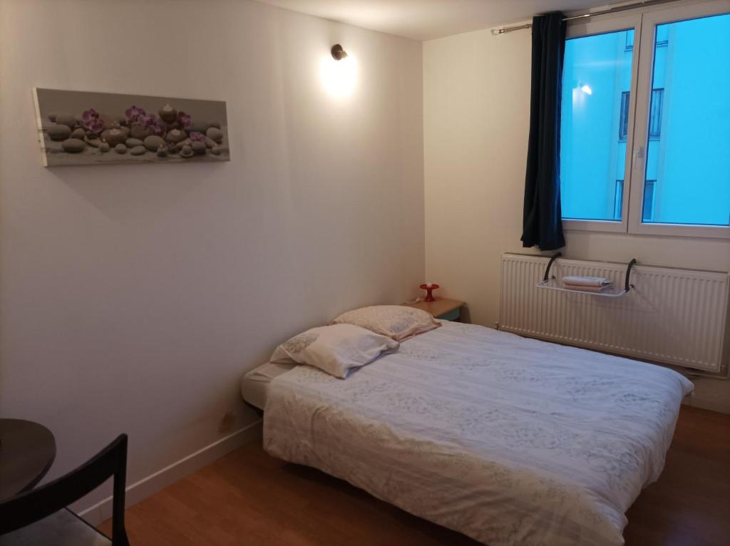 Maison d'hôtes Chambre 14m² proche Saclay / Massy bus à 2' à pied 27 Résidence de la Vallée 91120 Palaiseau