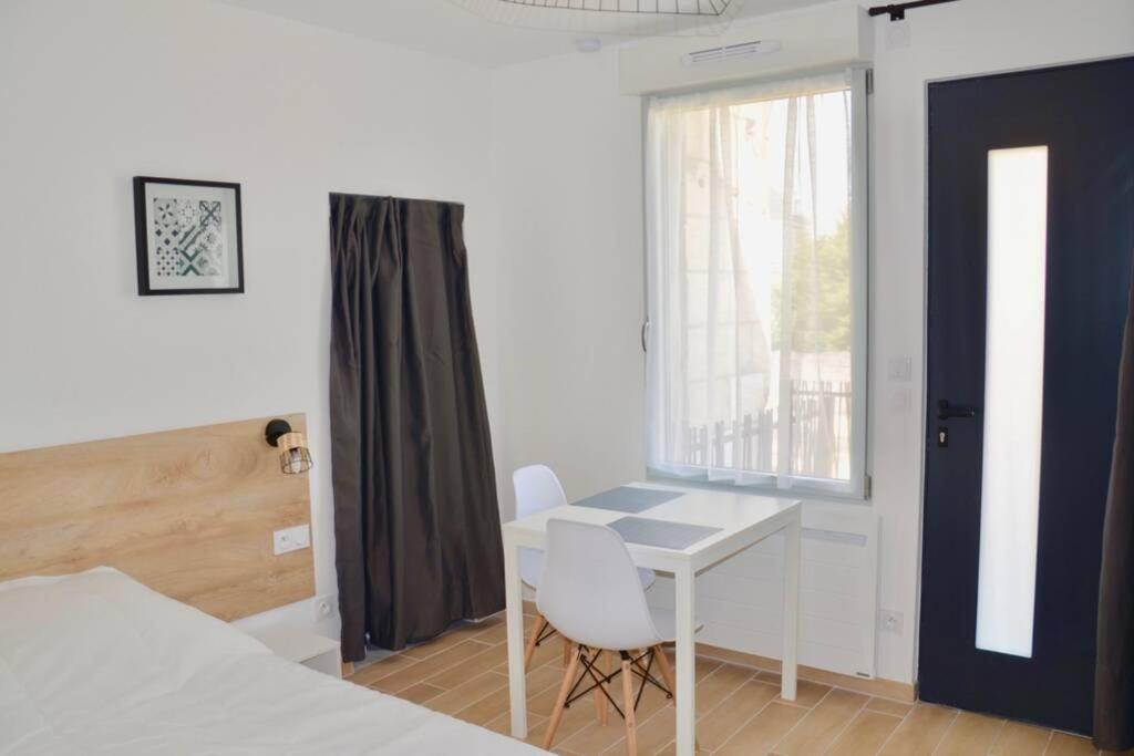 Chambre à Ponderach, dans un domaine du 17è siècle en pleine nature 34220 Saint-Pons