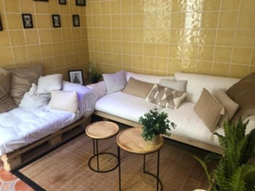 Maison d'hôtes CHAMBRE AVEC ACCES SPA PRIVATIF SUR RESERVATION 55 Rue de la République 36300 Le Blanc