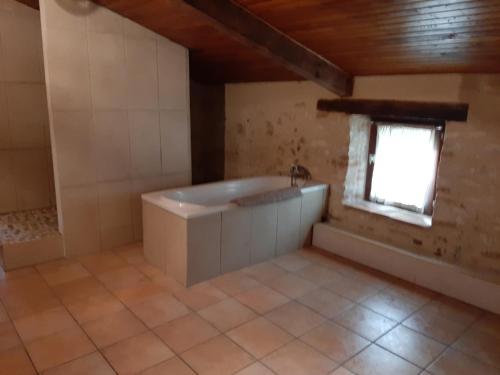 Chambre avec douche et toilettes