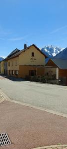 Maison d'hôtes Chambre d'hotes le cycliste Place de la mairie 56 la chapelle 73660 73660 La Chapelle Rhône-Alpes