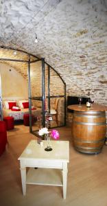 Chambre de charme avec plein d authenticité du 13 ème siècle. 40m²