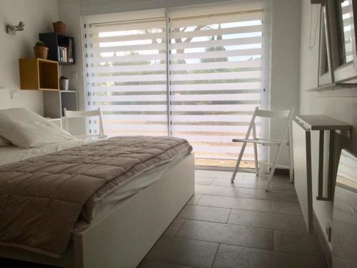 Chambre indépendante avec terrasse privée et piscine