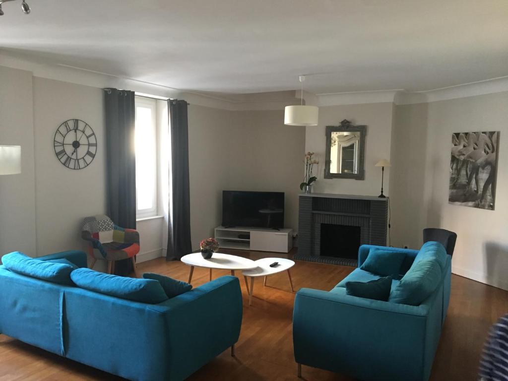 Chambre meublée