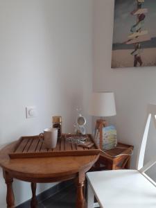 Chambre privée au coeur d'une pinède dans un quartier résidentiel
