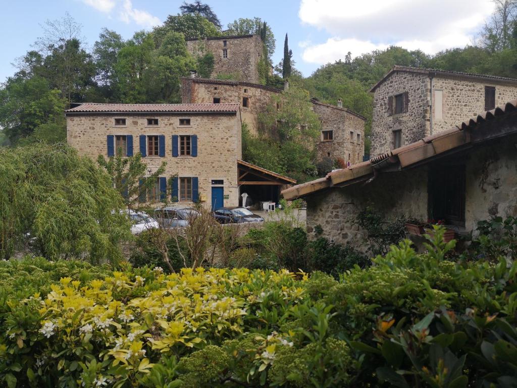 Maison d'hôtes CHAMBRES AUBERGE DE THORRENC 53 rue de la mairie 07340 Thorrenc