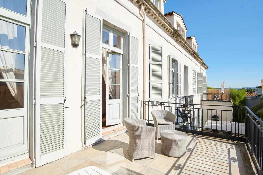 Maison d'hôtes Chambres d'hôtes - Bed and Breakfast Les Palmiers 31B Avenue de Montpellier 34140 Mèze