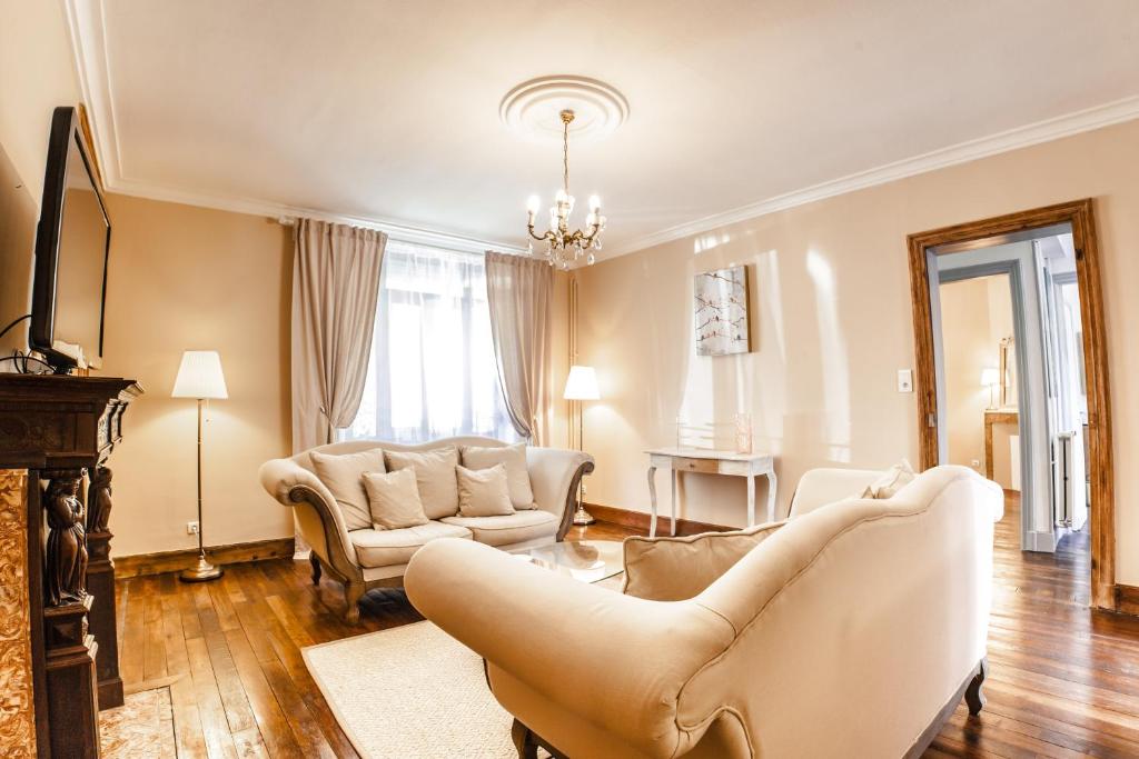 Chambres d'Hôtes Château Beaupré 30126 Saint-Laurent-des-Arbres
