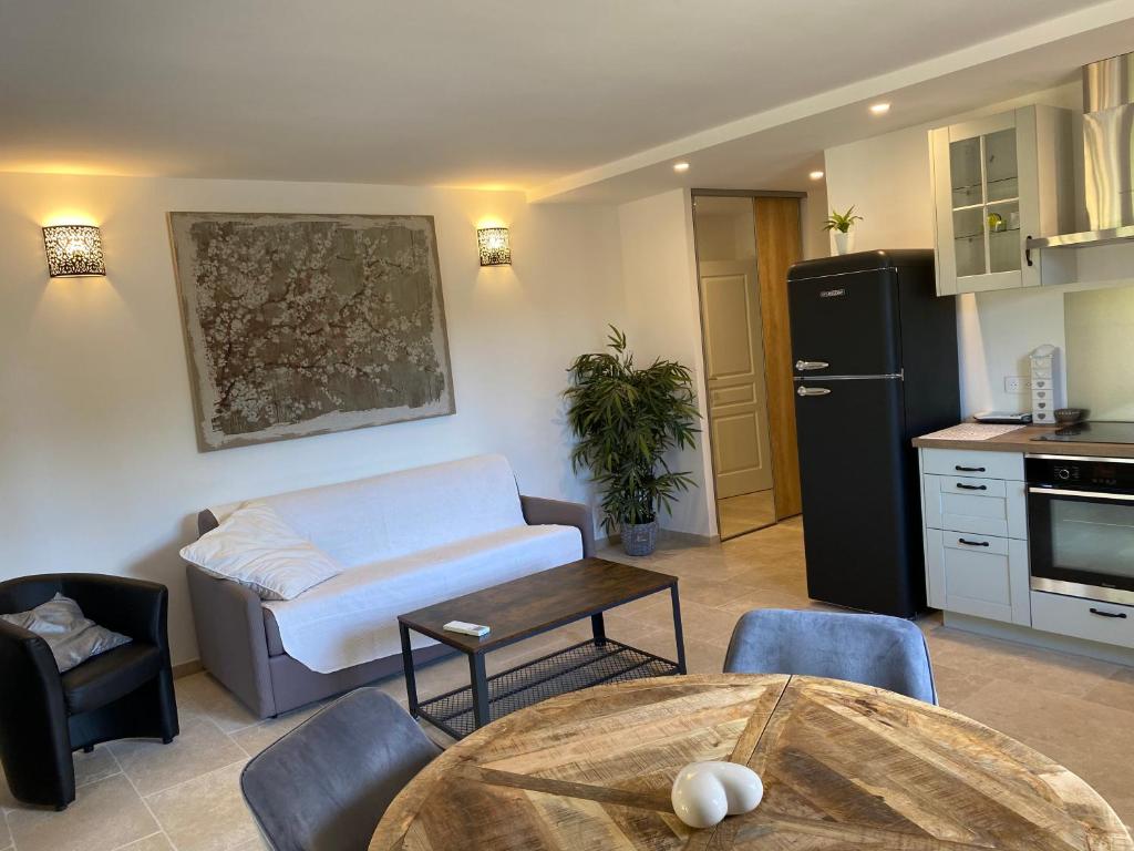 Chambres d'Hotes Les Amandiers 11, Vieux Chemin de Sainte Anne, 83990 Saint-Tropez