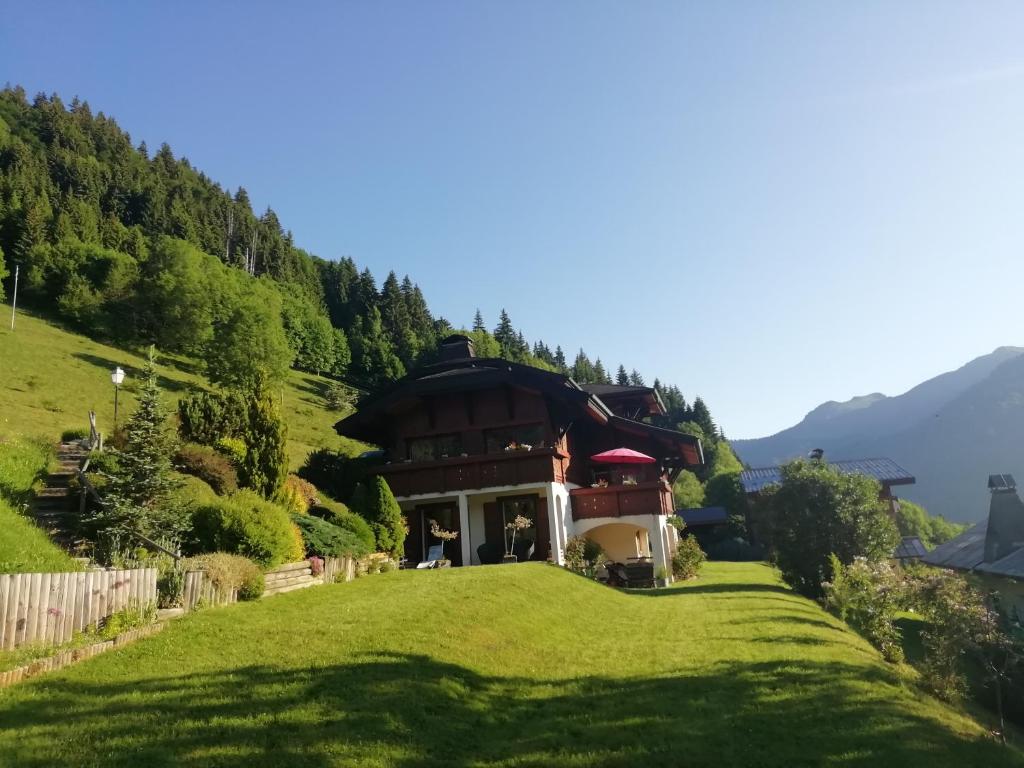 Maison d'hôtes Chambres en chalet petit déjeuner inclus 11, Route des nants 74110 La Côte dʼArbroz