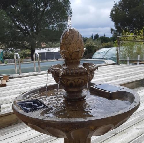 Charmant studio calme, avec piscine