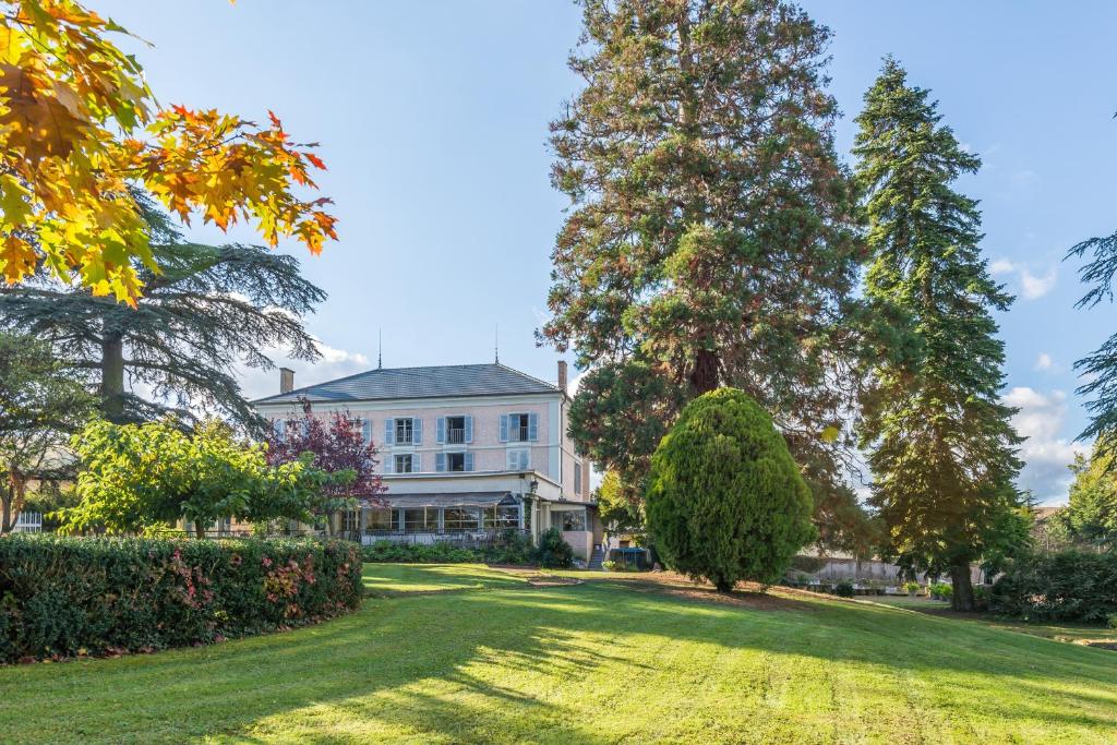 Chateau de Breuil en Beaujolais 72 rue du Breuil, 69460 Salles-Arbuissonnas-en-Beaujolais