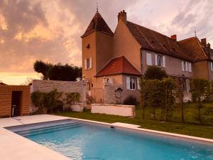 Maison d'hôtes Château de Chatenay - Macon 48 Rue de Châtenay 71000 Sancé Bourgogne