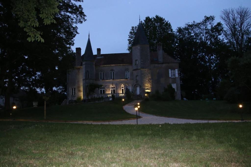 château de millery 71400 Saint-Forgeot