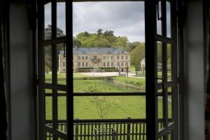 Chateau De Pont-Rilly