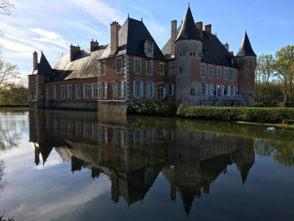 Maison d'hôtes Château de Souesmes Route de Pierrefitte, CIDEX 705 41300 Souesmes