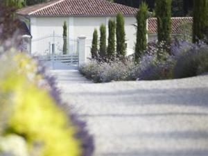 Maison d'hôtes Château La Rose Perrière Lieu-dit Perruchon 33570 Lussac Aquitaine