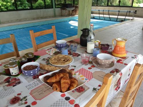 Chez Marie Ange et Clovis