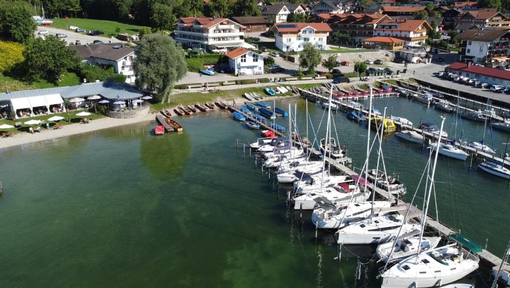 ChiemseeStern Vacation & Recreation \ Seeplatz 8, 83257 Gstadt am Chiemsee