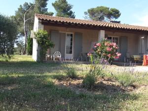 Maison d'hôtes clair de lune plateau de la crau mas clair de lune 13210 Saint-Rémy-de-Provence Provence-Alpes-Côte d\'Azur