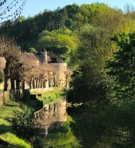 Maison d'hôtes Côté-Serein - Domaine de Venoise 11, rue de Venoise 89310 Noyers-sur-Serein Bourgogne