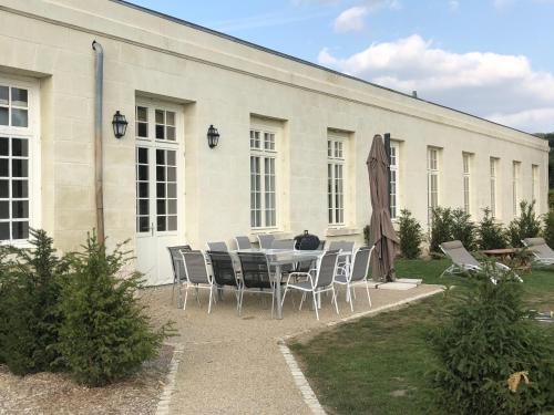 Maison de vacances maison d'hôtes de l'orangerie 14 personnes chateau de Beauvais Azay-sur-Cher