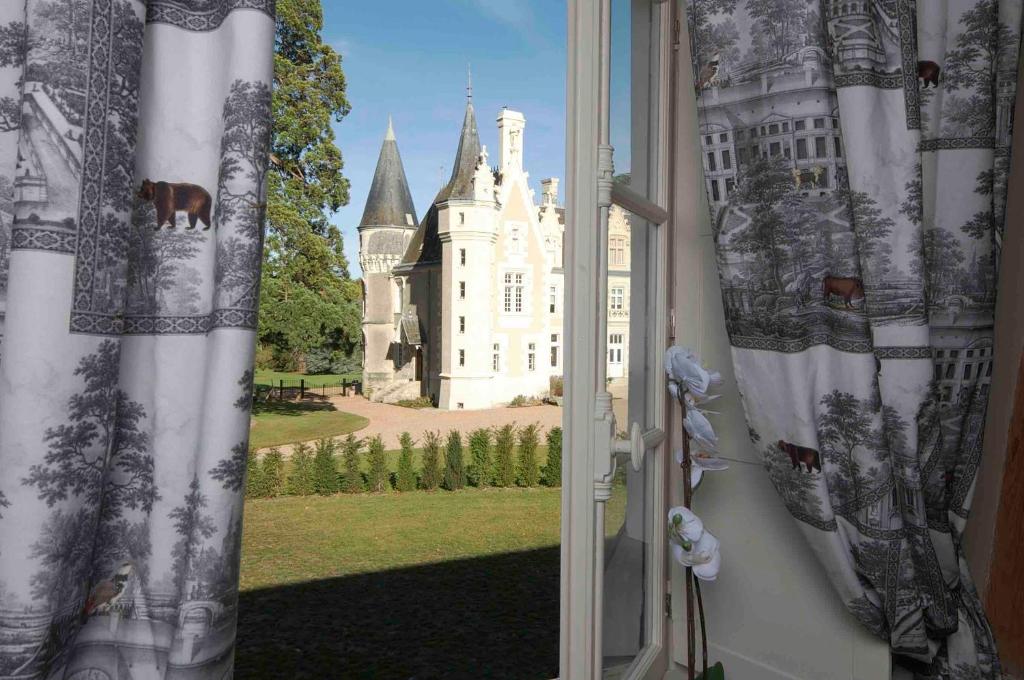 Maison de vacances maison d'hôtes de l'orangerie 14 personnes chateau de Beauvais, 37270 Azay-sur-Cher