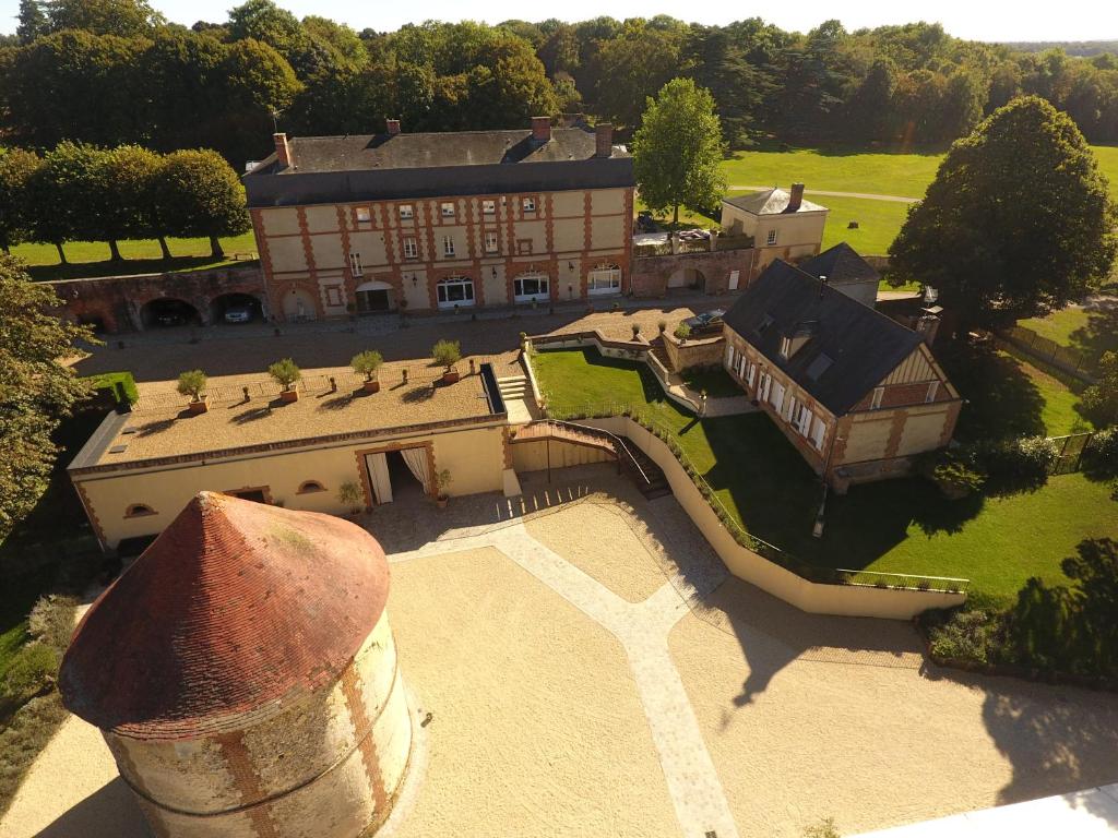 Domaine de Montchevreuil Château de Montchevreuil, 60240 Fresneaux-Montchevreuil