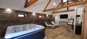 Maison d'hôtes Domaine de Vaufleury - La Grange Veau Fleury 49500 Bourg-Philippe -1