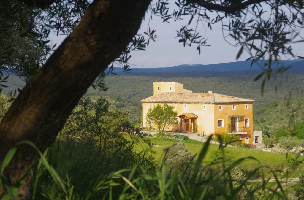 Maison d'hôtes maison d'hôtes, Eco-Domaine & Spa de Pontet-Fronzèle Chemin de l'oliveraie, quartier saint-andré, hameau Les riailles, 07150 Lagorce