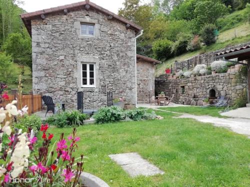 Maison de vacances Maison d'hôtes entre rivière et nature 1305 route de la Besorgues, le Chayne Juvinas