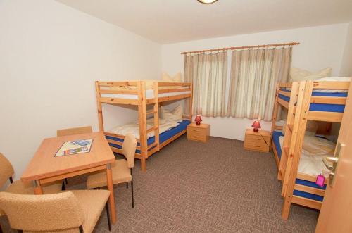 Familienzimmer mit Gemeinschaftsbad