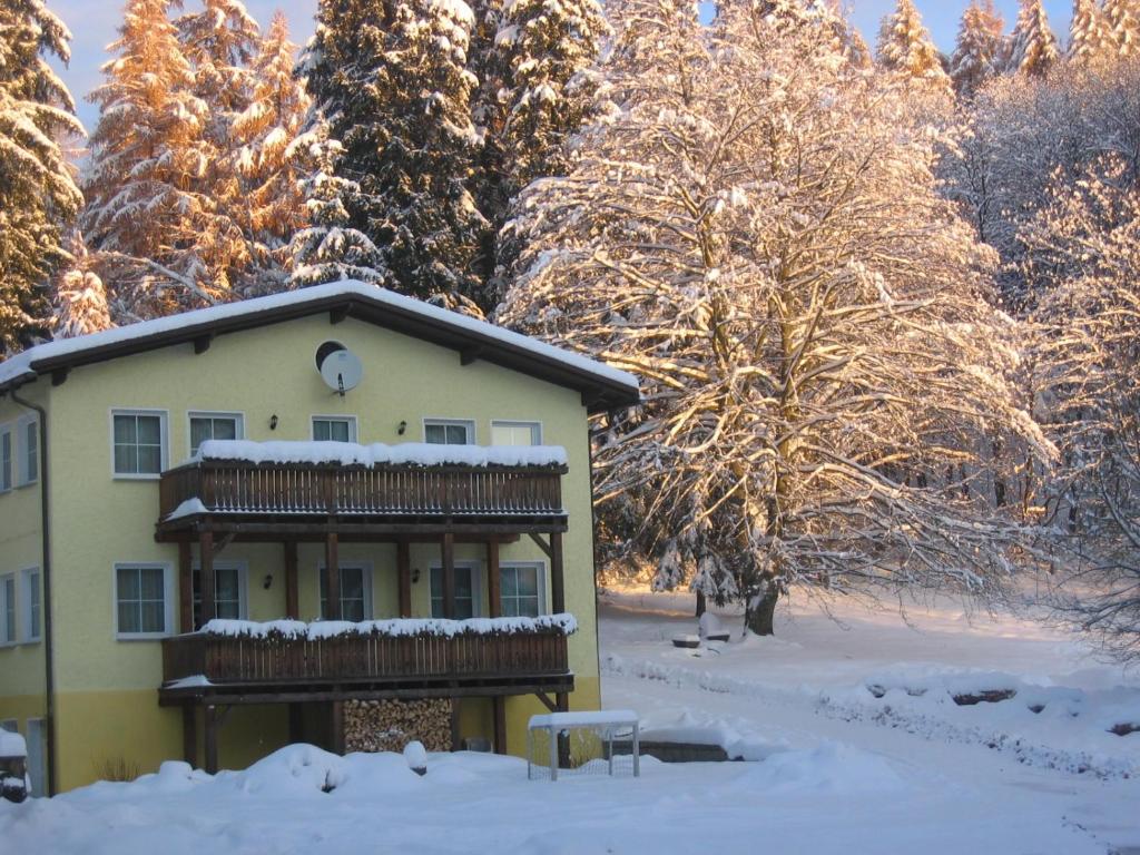 Feriendorf Waldfrieden 117 Schleusinger Straße, 98527 Suhl