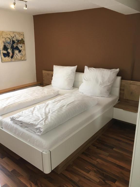 Ferienwohnung \ 24 Ringmauer, 36110 Schlitz