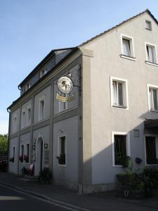 Maison d'hôtes Fränkischer Gasthof Lutz Ingolstadter Strasse 17 97232 Giebelstadt Bavière