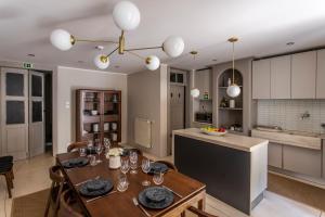 Gallery Townhouse & Home