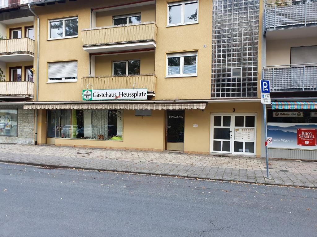 Gästehaus am Heuss-Platz Karlsbader Straße 3, 91058 Erlangen