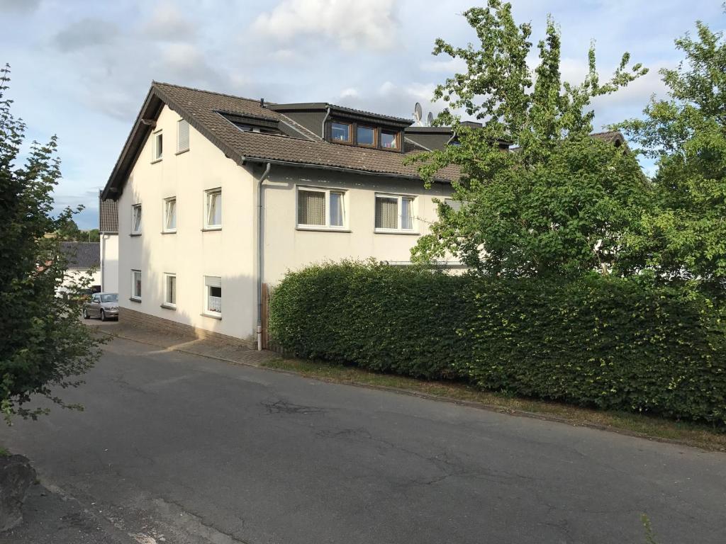 Gästehaus Fries Oberdorf 17, 53945 Blankenheim