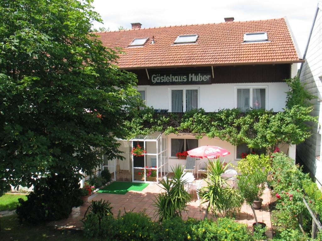 Gästehaus Huber - original Sixties Hostel Gramsham 14, 84550 Feichten